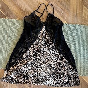 Elegant Black and Leopard Print Lace Slip